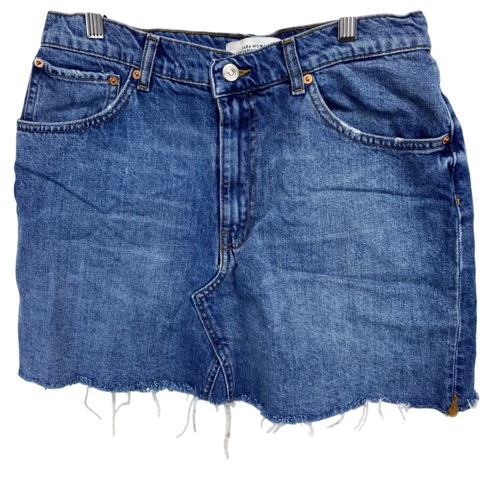 ZARA WOMAN Premium Denim Mini Skirt Distressed Raw Hem Blue Jean Skirt Size. L